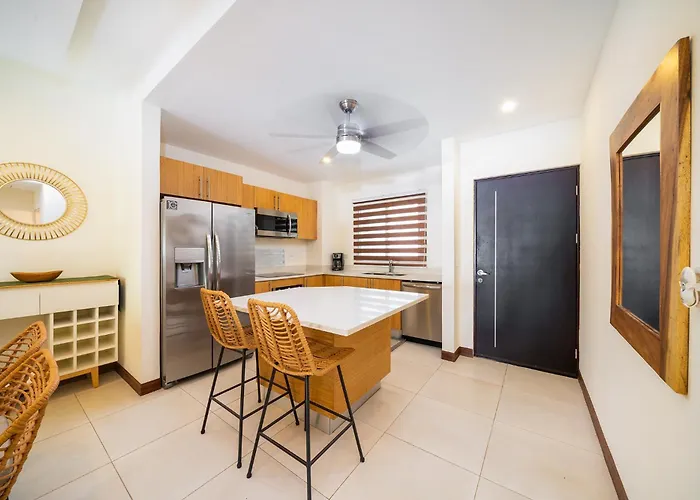 Casa Blanca 6 - Modern 2br,2ba Near To & Town Ferienhaus *