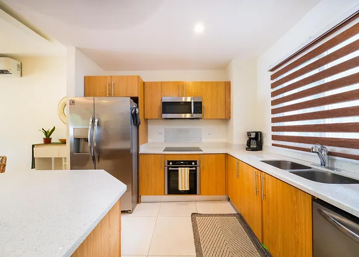 Casa Blanca 6 - Modern 2br,2ba Near To & Town *