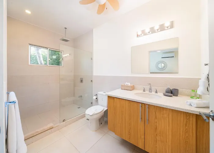 Casa Blanca 6 - Modern 2br,2ba Near To & Town * Potrero (Guanacaste)